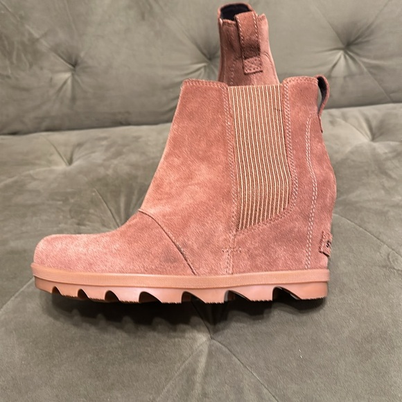 Sorel Joan of Artic Chelsea Wedge Booties - Picture 3 of 6